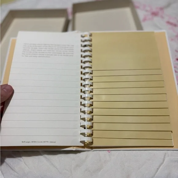 Vintage Hallmark Yellow and Green Recipe Book - Picture 6 of 9